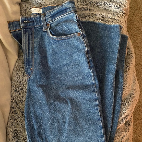 Abercrombie and Fitch jeans - Picture 1 of 3